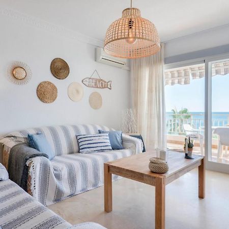 Апартаменты Family Aguamarina Front The Sea Free Parking Фуэнхирола Экстерьер фото