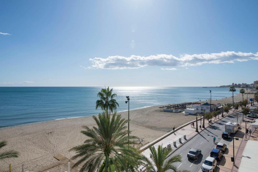 Апартаменты Family Aguamarina Front The Sea Free Parking Фуэнхирола Экстерьер фото