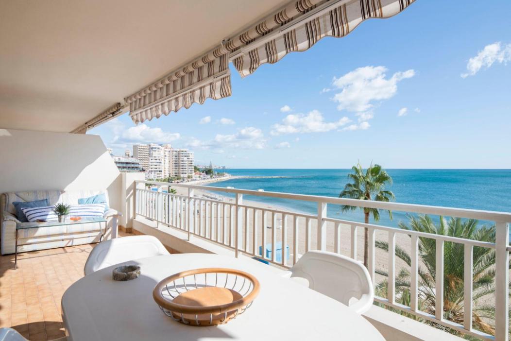 Апартаменты Family Aguamarina Front The Sea Free Parking Фуэнхирола Экстерьер фото