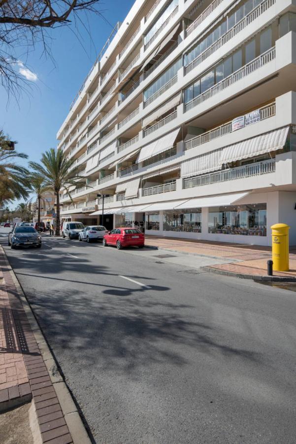 Апартаменты Family Aguamarina Front The Sea Free Parking Фуэнхирола Экстерьер фото